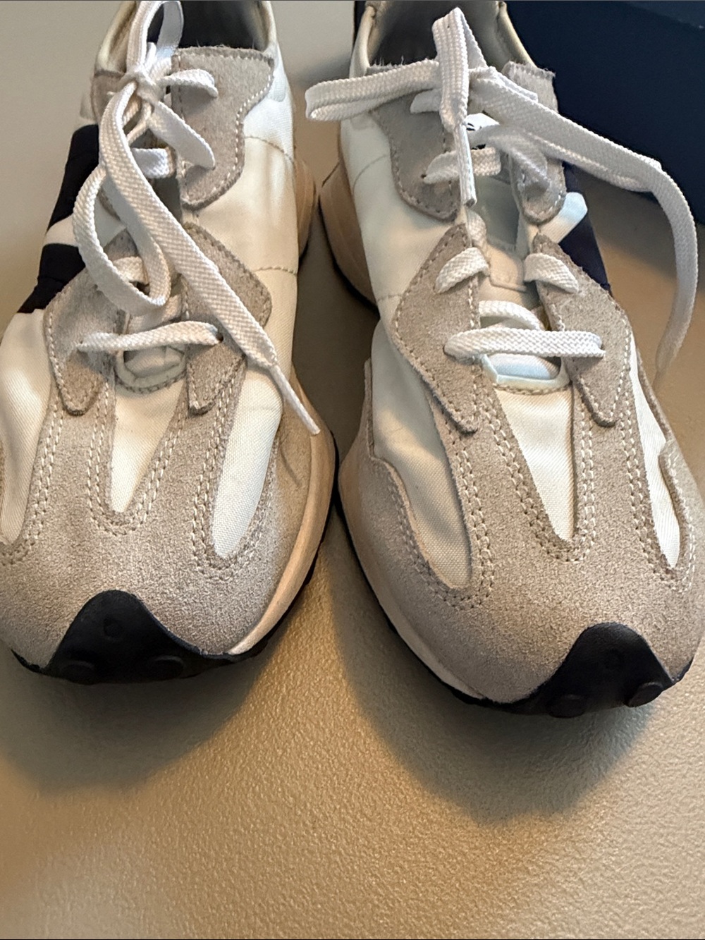 Big Boys New Balance White, Light Gray & Black Retro Runner Sneakers size 7 - Picture 4 of 9